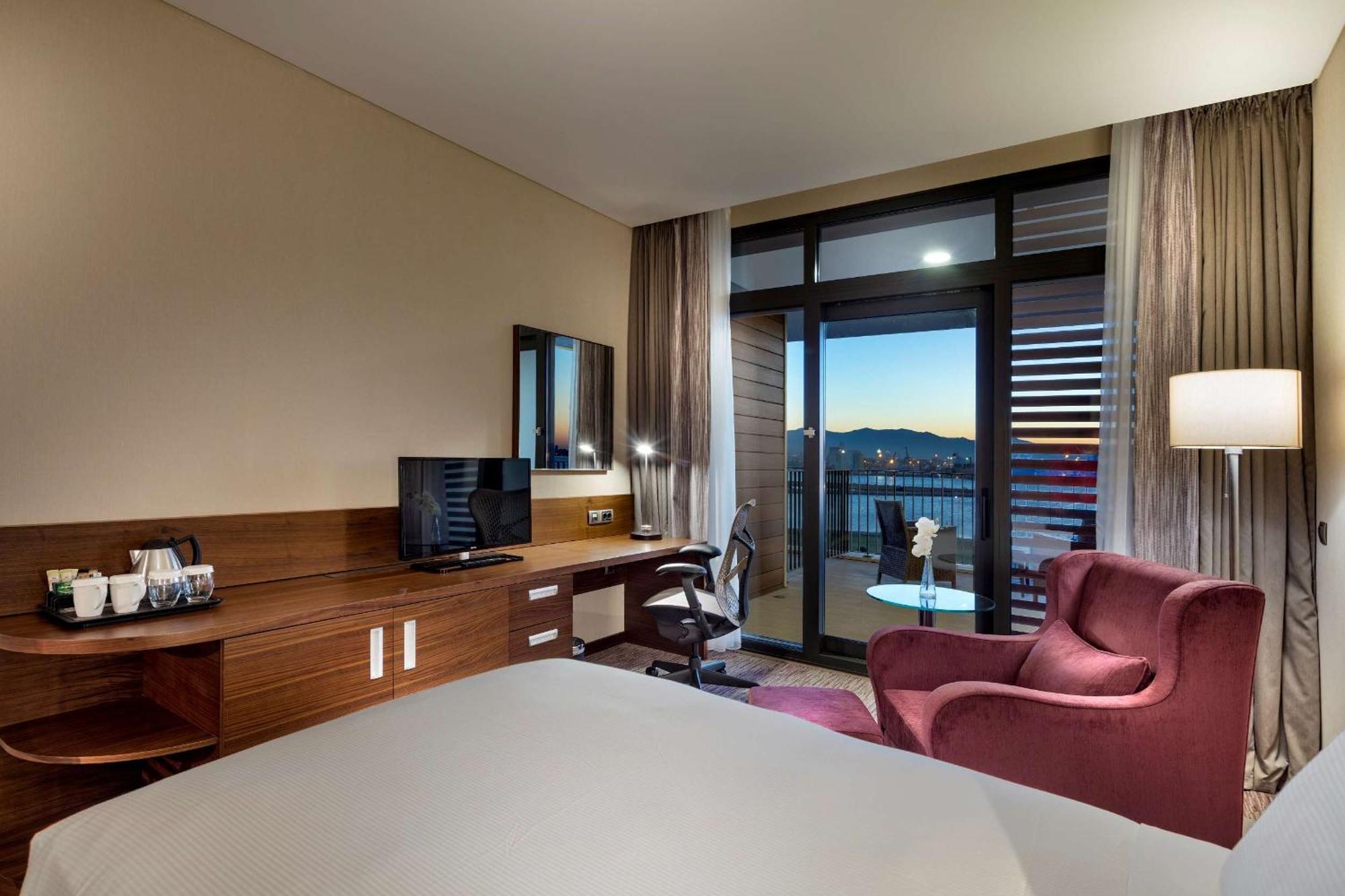 Hilton Garden Inn Izmir Bayrakli Luaran gambar